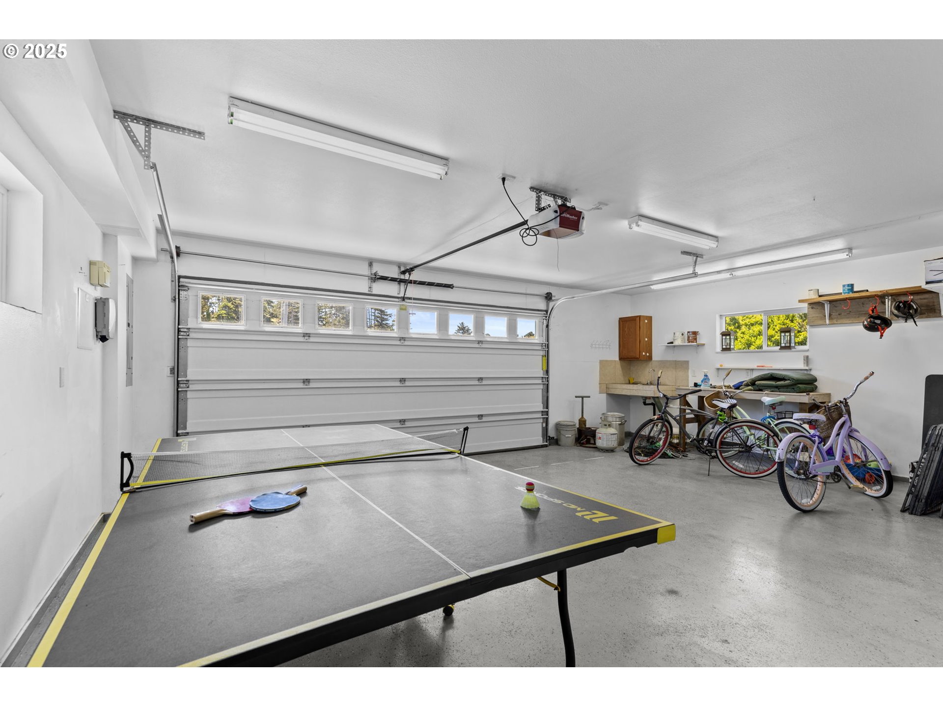 238 Southwest 27th Street Newport, OR 97366 - Photo 28 of 34 a view of a room with gym equipment