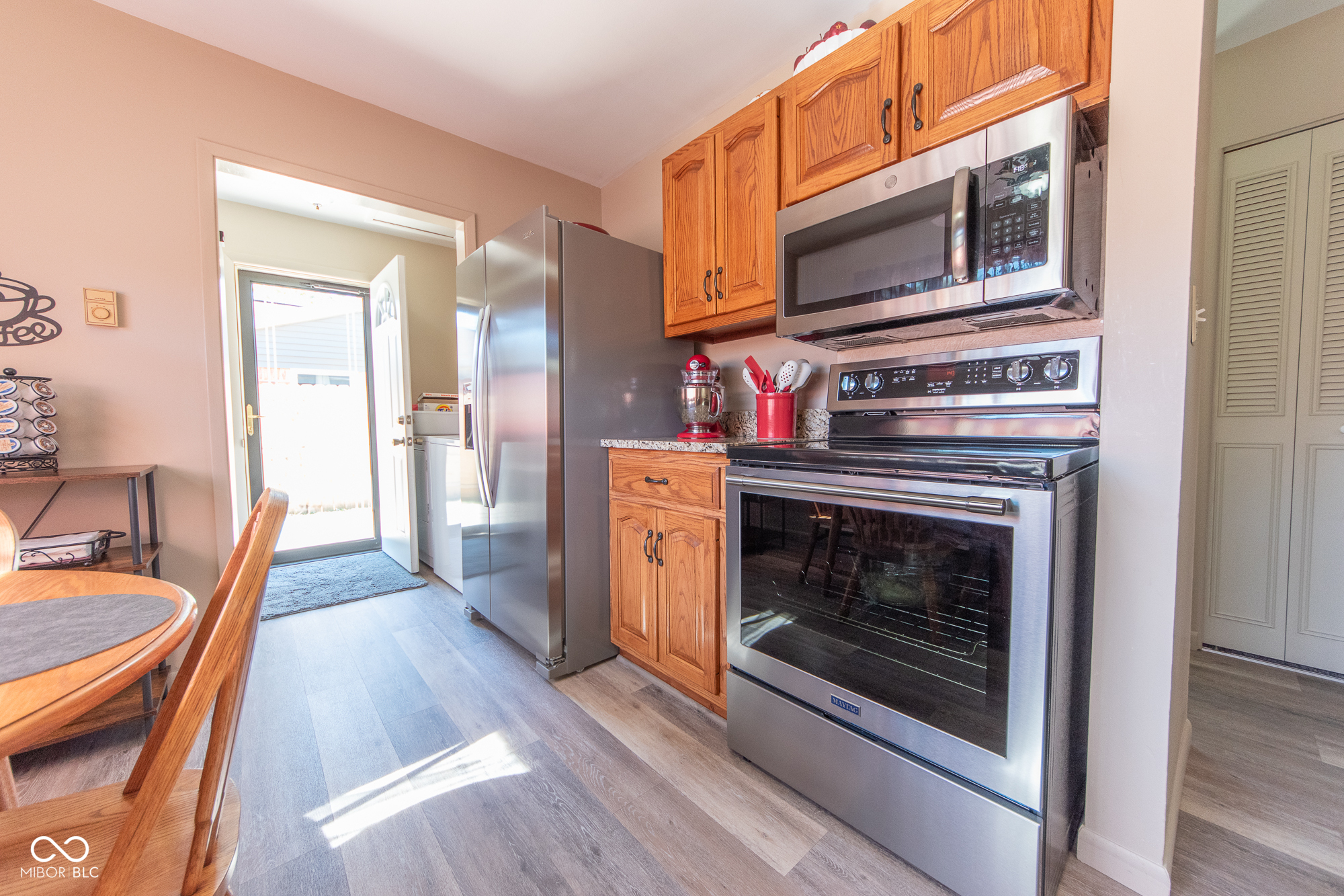2855 12th Street Columbus, IN 47201 - Photo 10 of 28