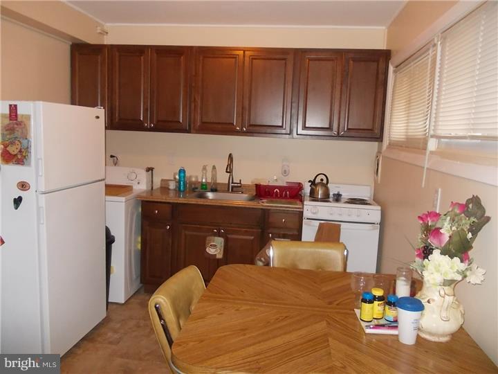 46 Inbrook Road Levittown, PA 19057 - Photo 8 of 18 Kitchen
