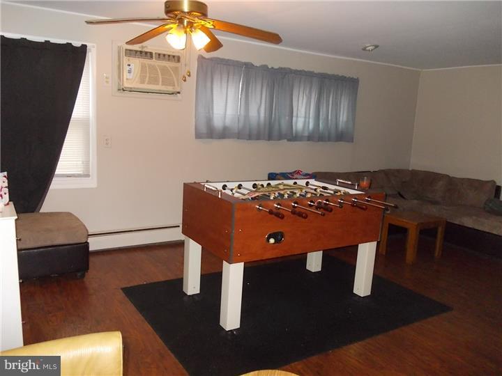 46 Inbrook Road Levittown, PA 19057 - Photo 9 of 18 Family Room