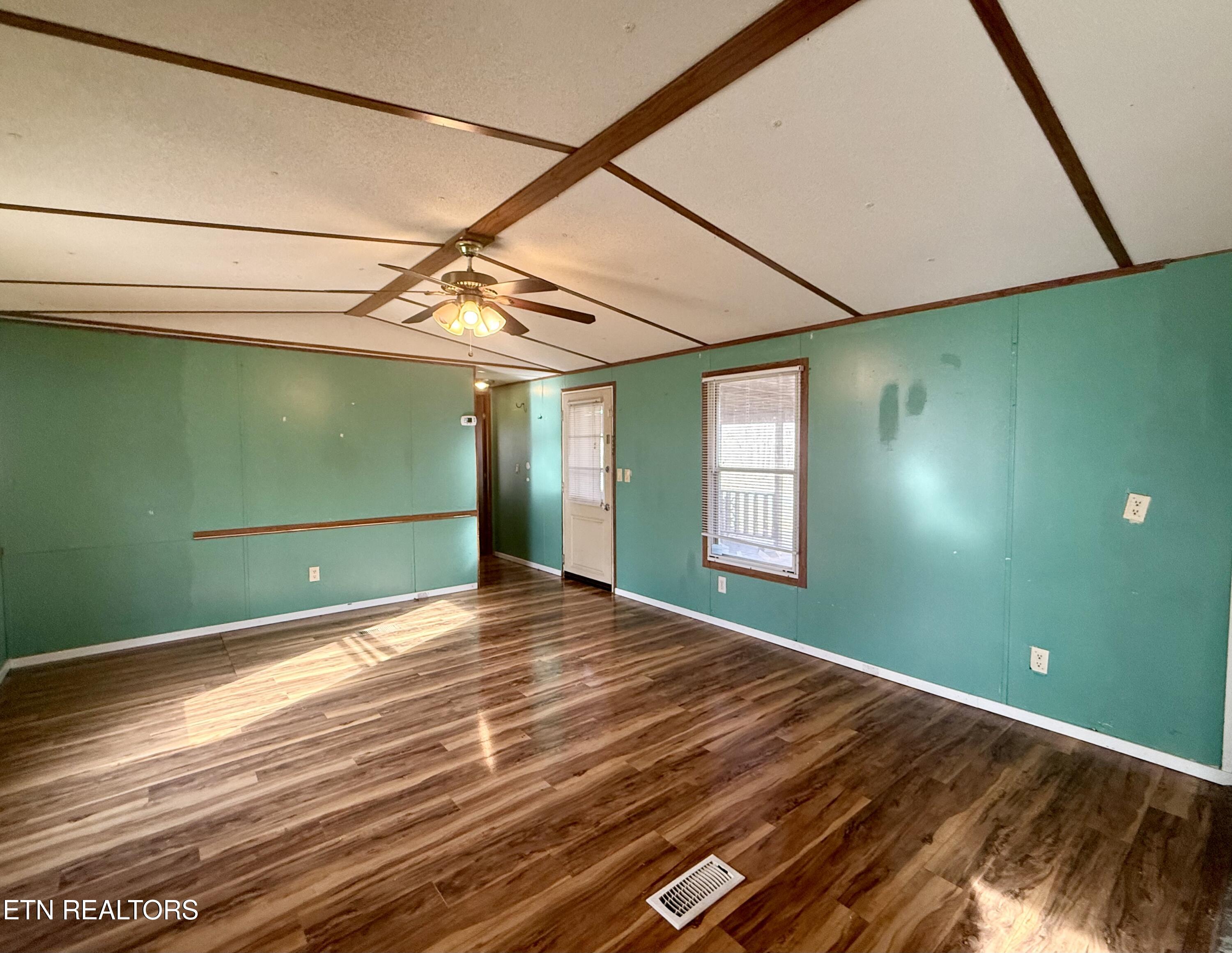 2191 7 Knobs Road Gainesboro, TN 38562 - Photo 5 of 30 IMG_3906