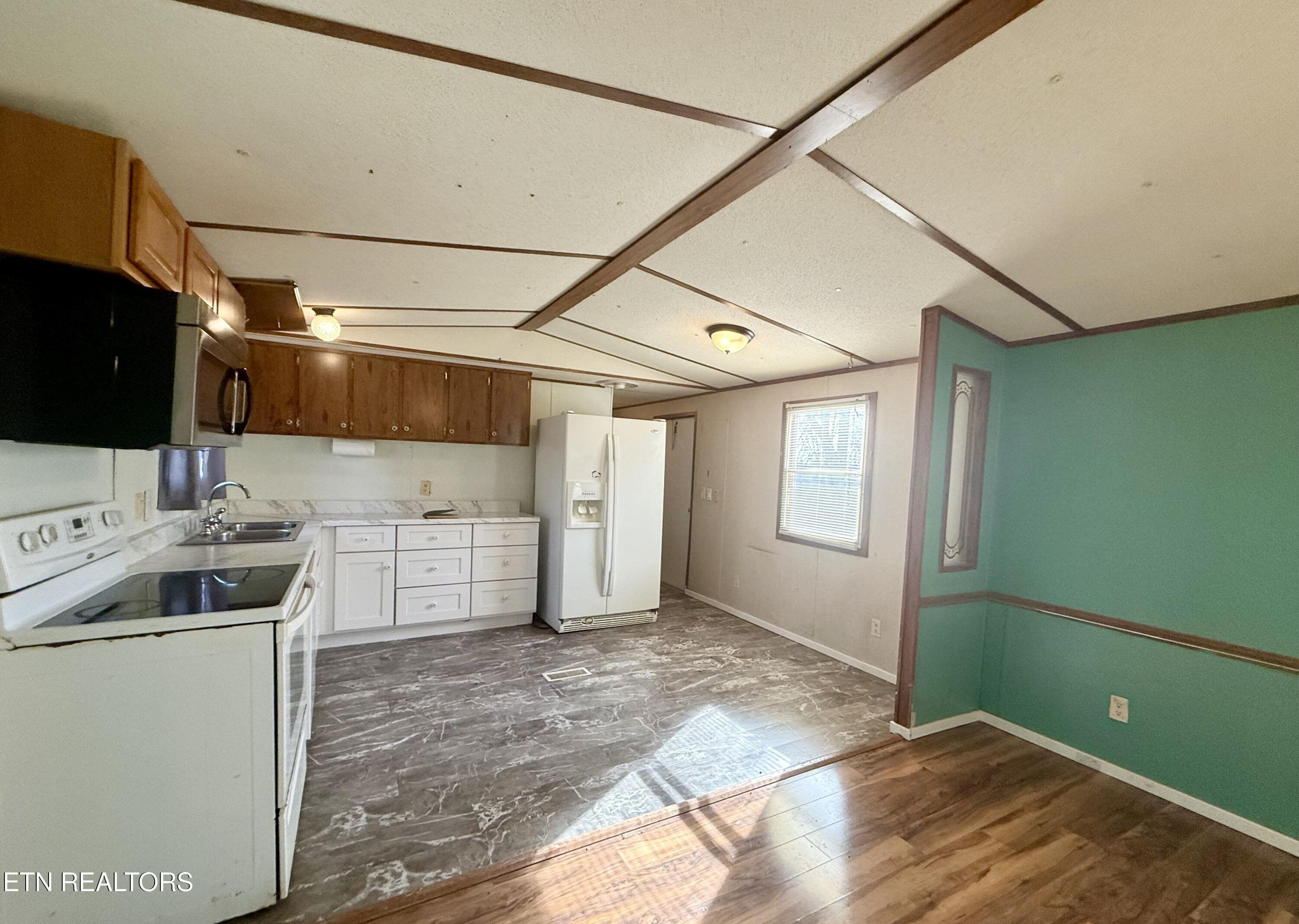 2191 7 Knobs Road Gainesboro, TN 38562 - Photo 6 of 30 IMG_3889