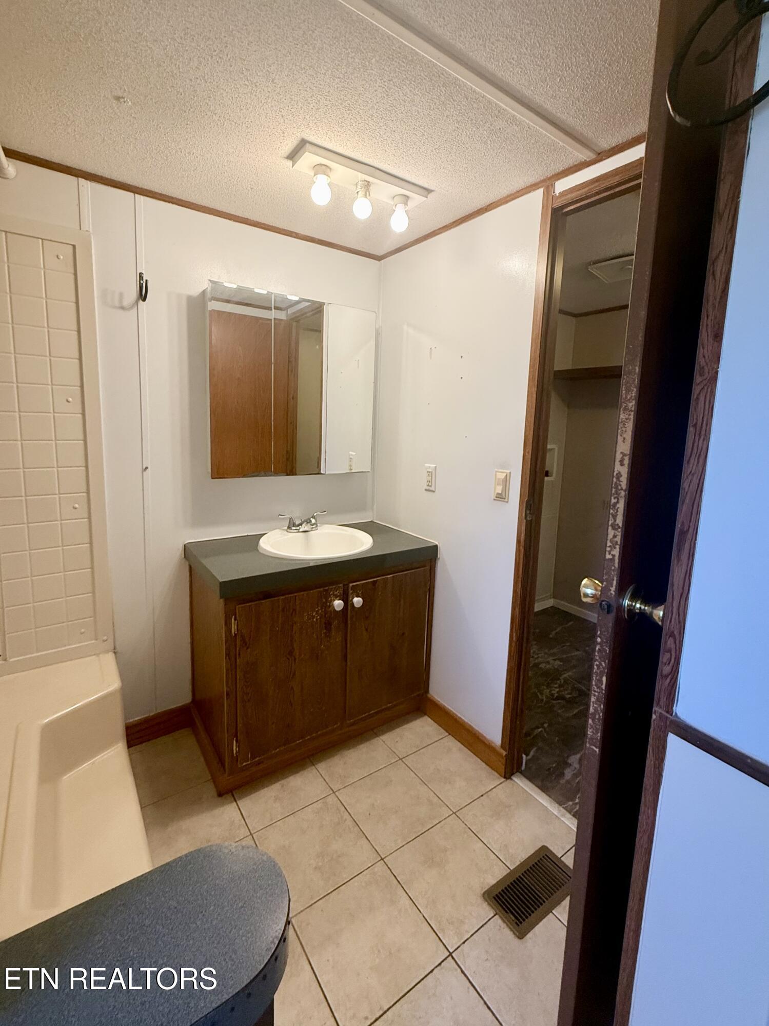 2191 7 Knobs Road Gainesboro, TN 38562 - Photo 9 of 30 IMG_3911