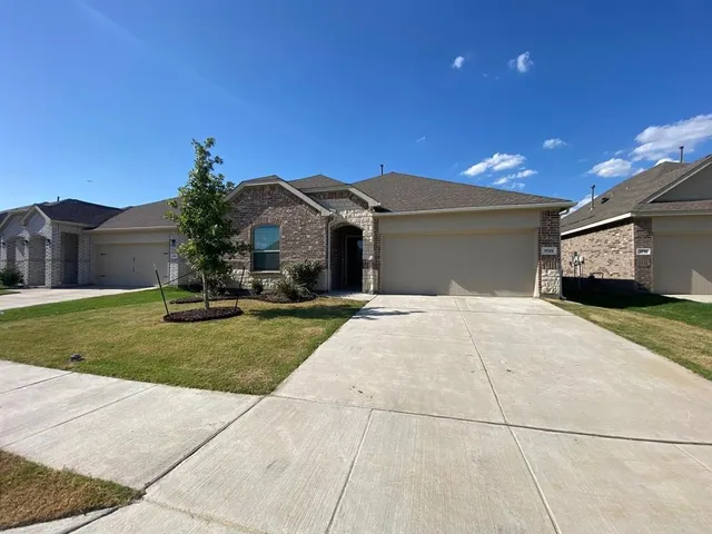 $2,500 | 1709 Lake Grove Drive, Little Elm, TX 75068