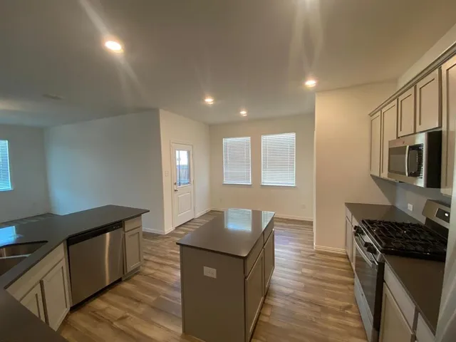 $2,500 | 1709 Lake Grove Drive, Little Elm, TX 75068