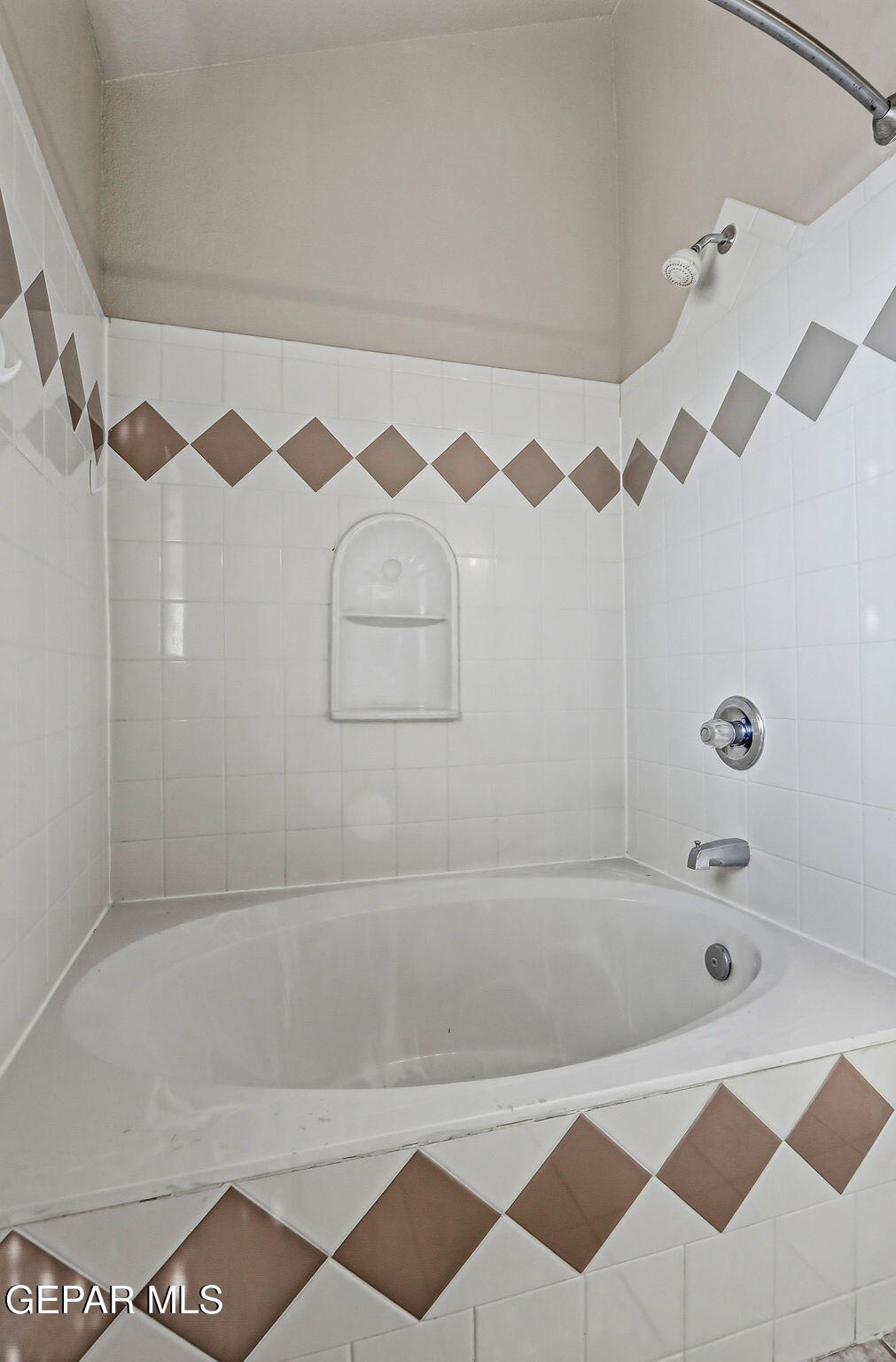 6336 Franklin Ridge Drive El Paso, TX 79912 - Photo 21 of 28 Bathroom #3 Upstairs