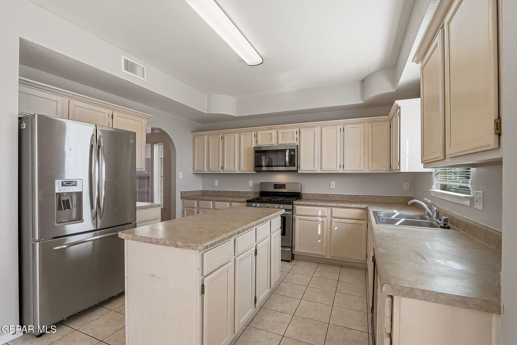 6336 Franklin Ridge Drive El Paso, TX 79912 - Photo 7 of 28 Kitchen
