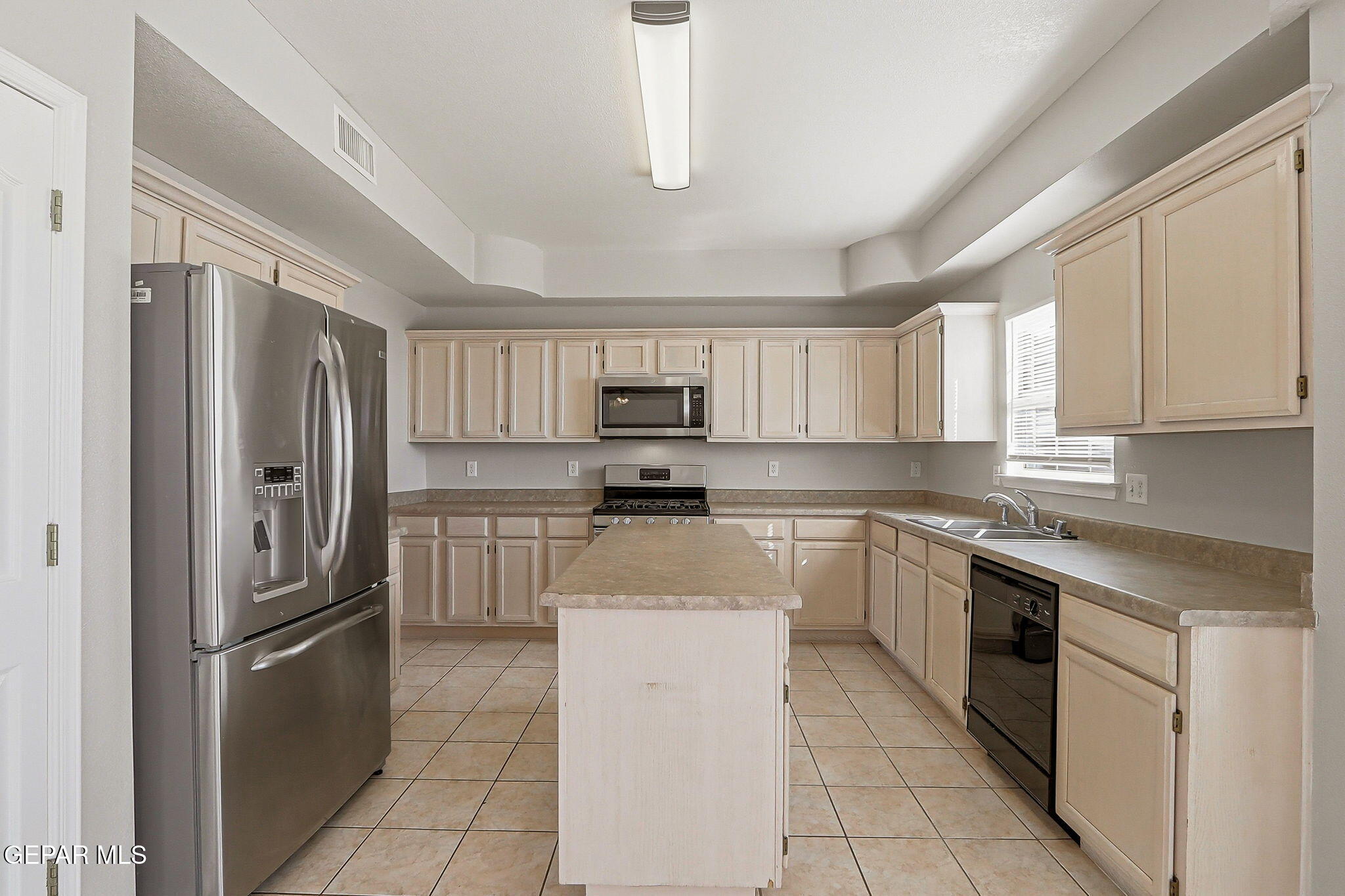 6336 Franklin Ridge Drive El Paso, TX 79912 - Photo 8 of 28 Kitchen