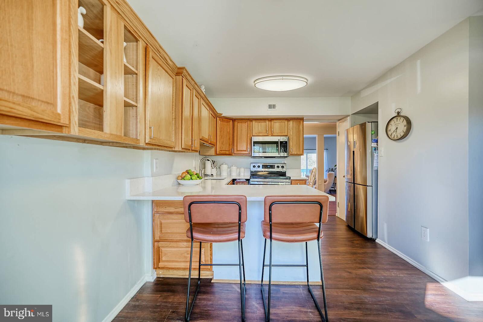 7900 Bentley Village Drive, Unit 11B Springfield, VA 22152 - Photo 13 of 42 Breakfast area.
