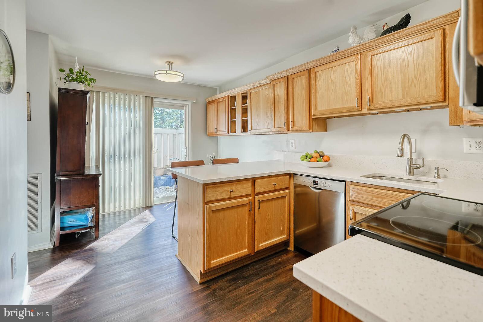 7900 Bentley Village Drive, Unit 11B Springfield, VA 22152 - Photo 17 of 42 Kitchen with front yard view.