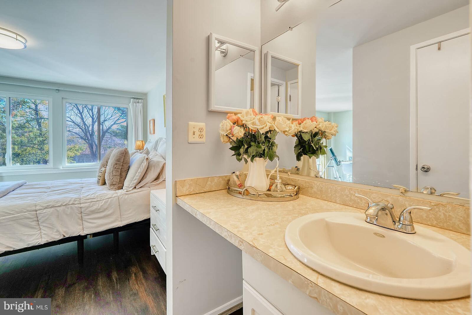 7900 Bentley Village Drive, Unit 11B Springfield, VA 22152 - Photo 29 of 42 Main bathroom.