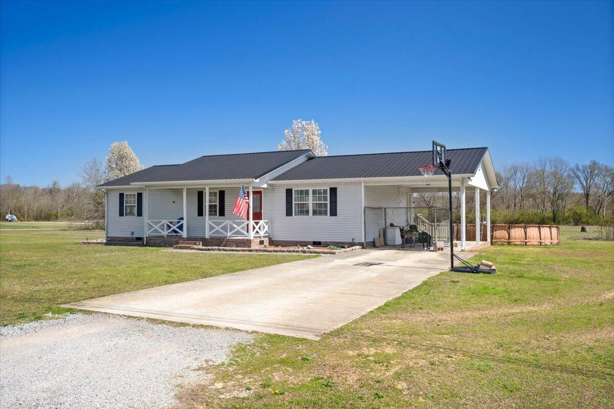 76 Patsy Lee Drive Stevenson, AL 35772 - Photo 3 of 38 8869B65C-AE66-4323-A0BB-766005D24525