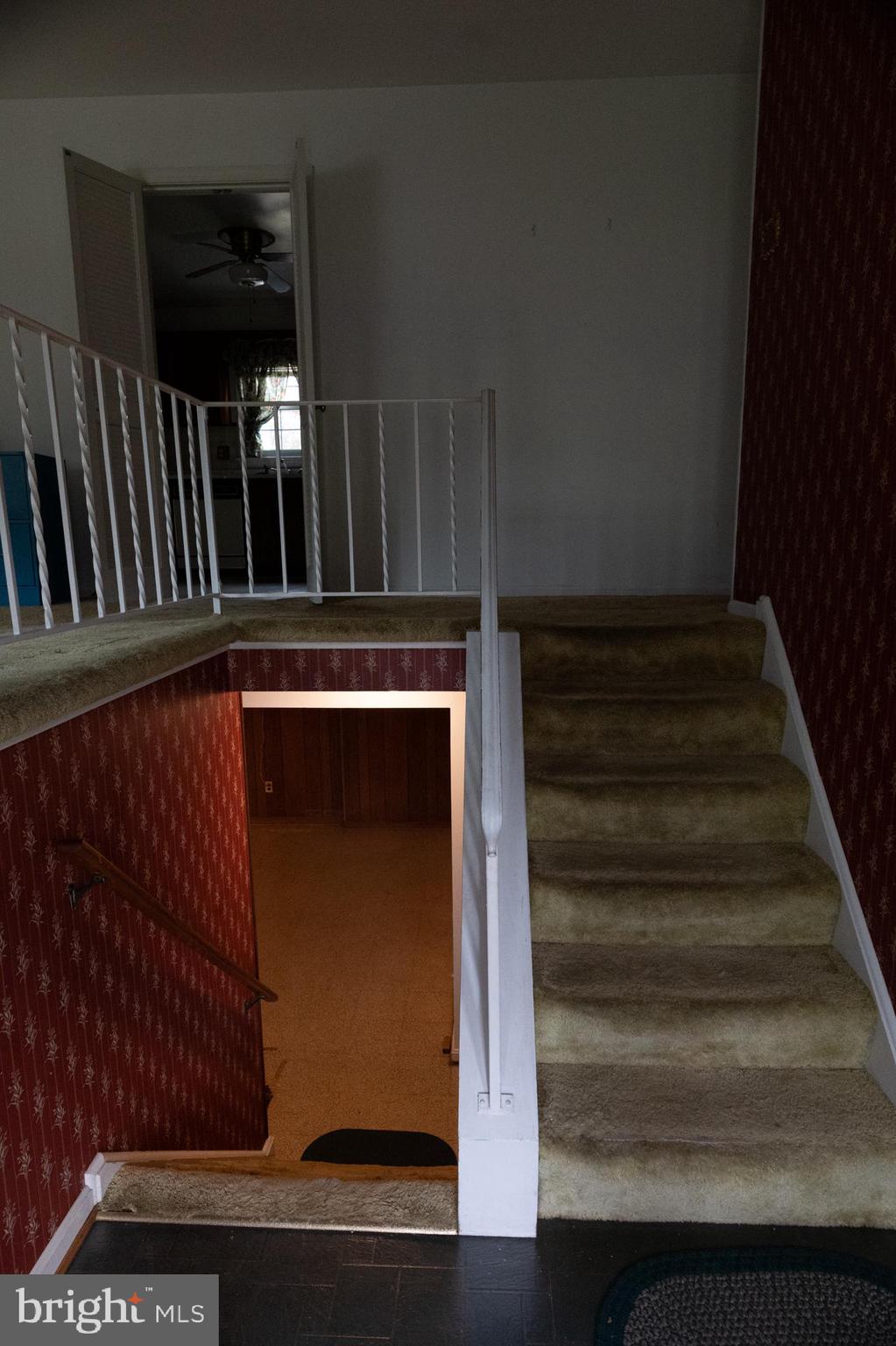 7601 Hayfield Road Alexandria, VA 22315 - Photo 16 of 35