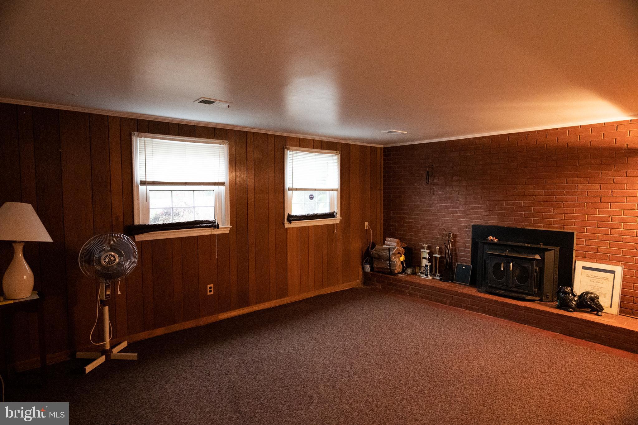 7601 Hayfield Road Alexandria, VA 22315 - Photo 17 of 35