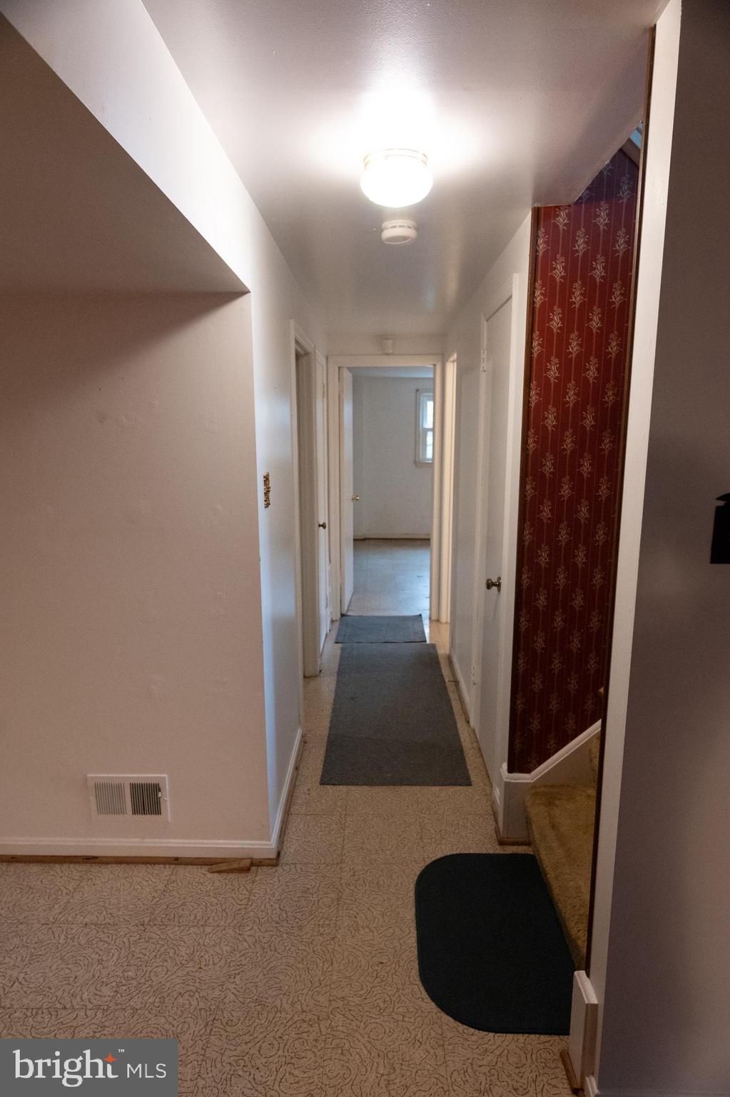 7601 Hayfield Road Alexandria, VA 22315 - Photo 21 of 35