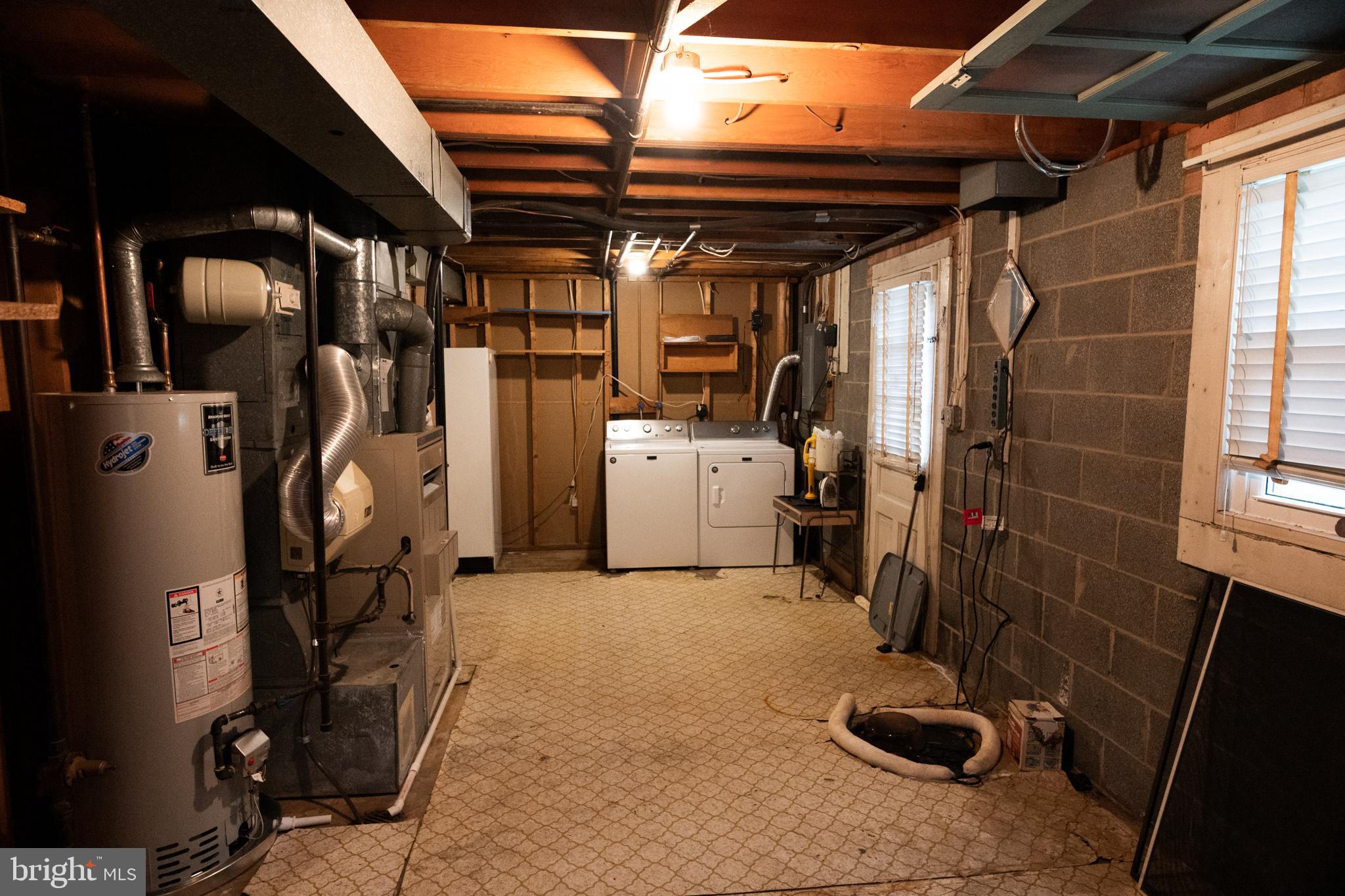 7601 Hayfield Road Alexandria, VA 22315 - Photo 22 of 35