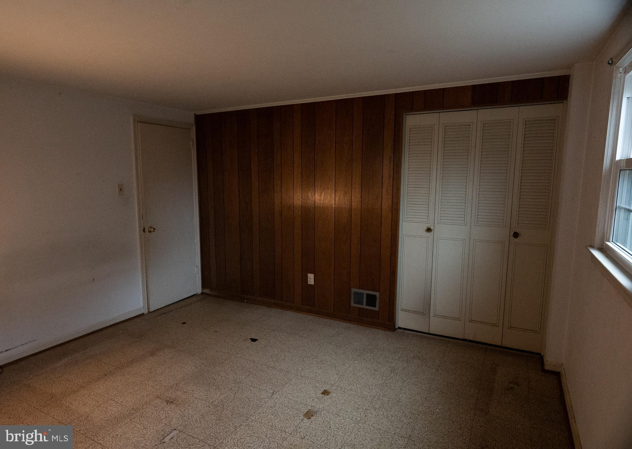 7601 Hayfield Road Alexandria, VA 22315 - Photo 25 of 35