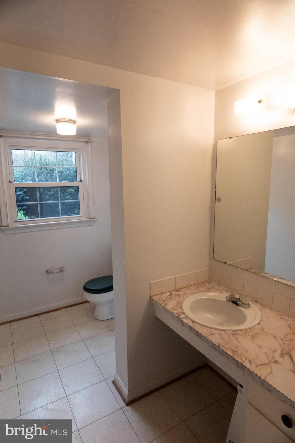 7601 Hayfield Road Alexandria, VA 22315 - Photo 26 of 35