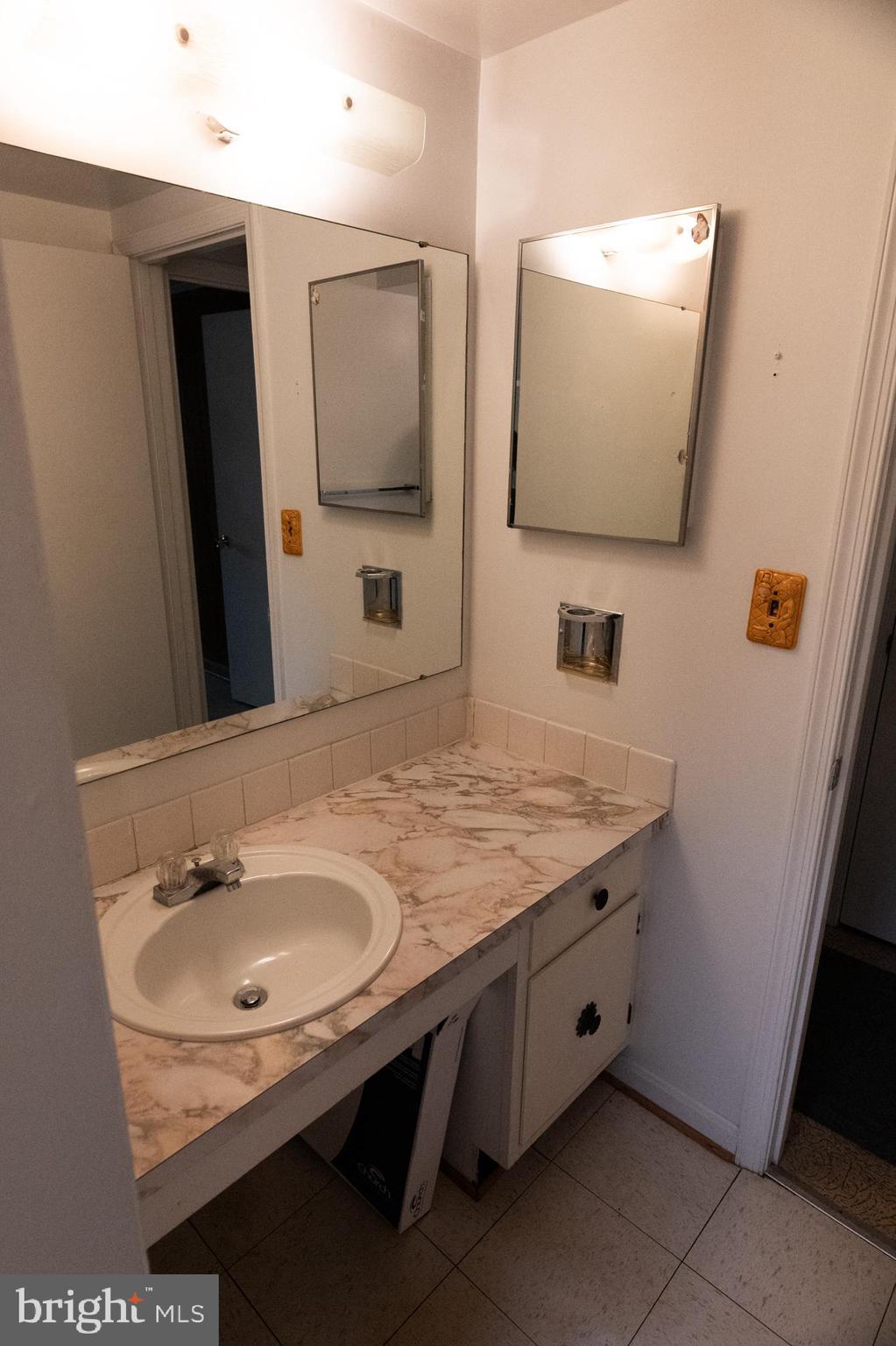 7601 Hayfield Road Alexandria, VA 22315 - Photo 27 of 35