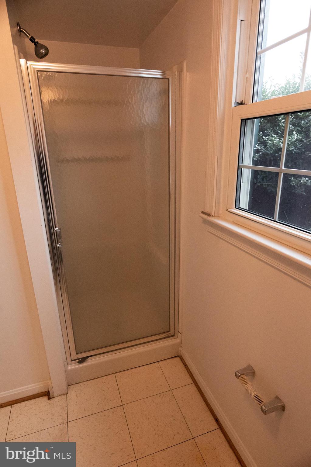 7601 Hayfield Road Alexandria, VA 22315 - Photo 28 of 35