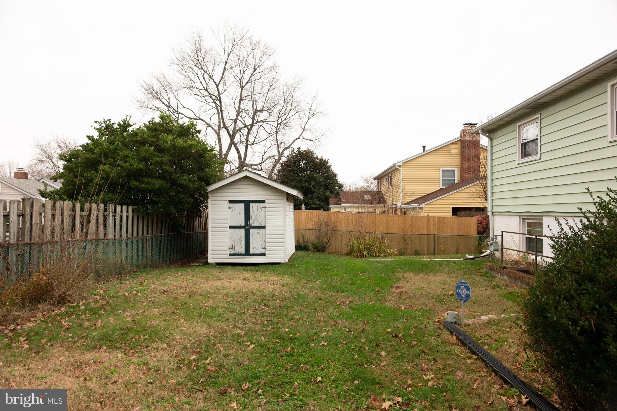 7601 Hayfield Road Alexandria, VA 22315 - Photo 31 of 35