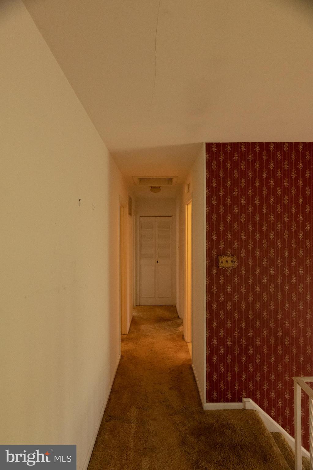 7601 Hayfield Road Alexandria, VA 22315 - Photo 5 of 35