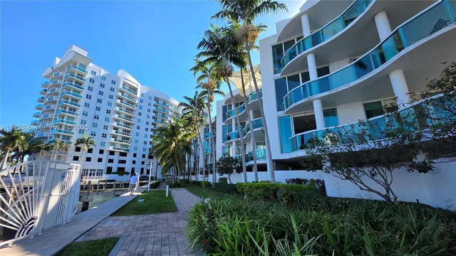 $650,000 | 7900 Harbor Island Drive, Unit 703, North Bay Village, FL 33141