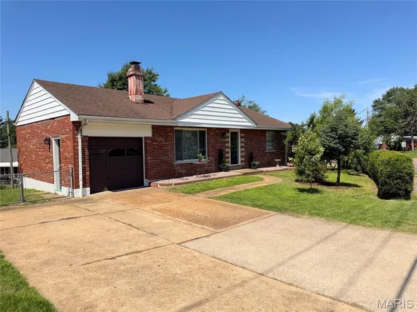 $200,000 | 4828 Reavis Barracks Road, St. Louis, MO 63123