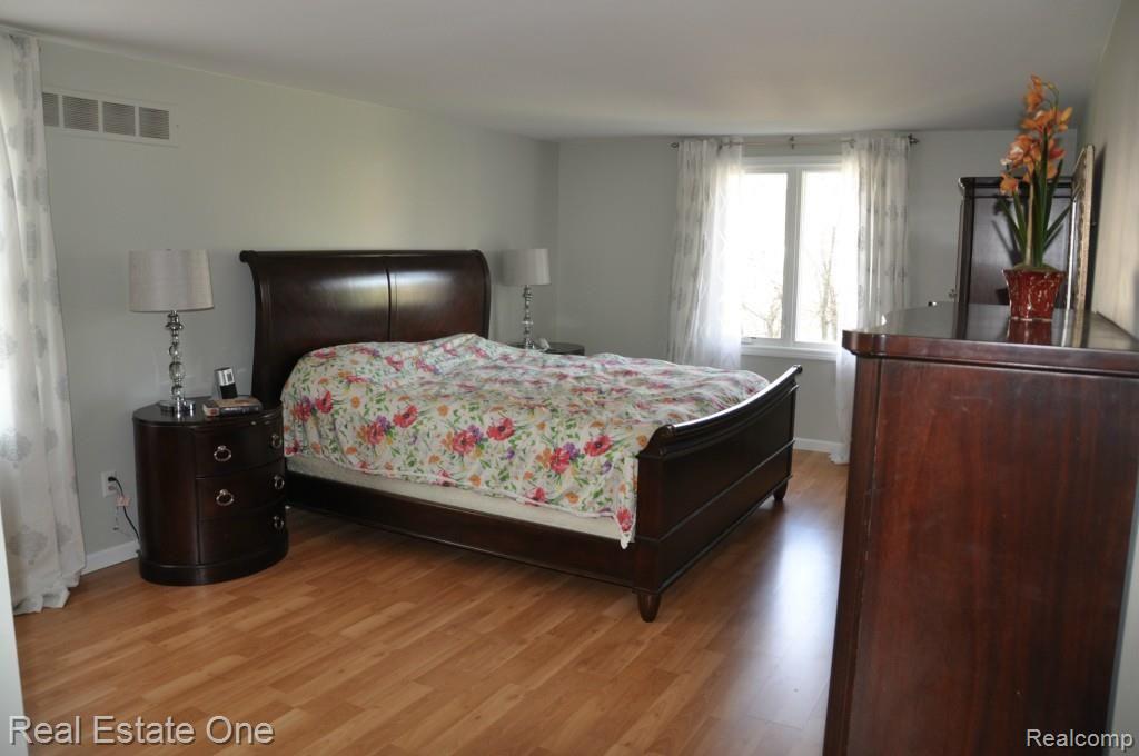 1419 Chevy Circuit Rochester, MI 48306 - Photo 29 of 49 Large master bedroom.