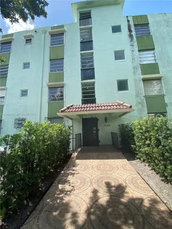 a view of a entrance door of the house