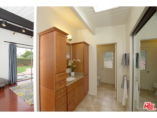 7706 Bothwell Road Reseda, CA 91335 - Photo 18 of 25 Gallery Image 18