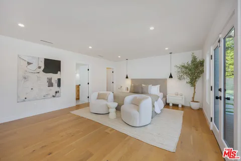 $1,799,000 | 3953 South Victoria Avenue, Los Angeles, CA 90008