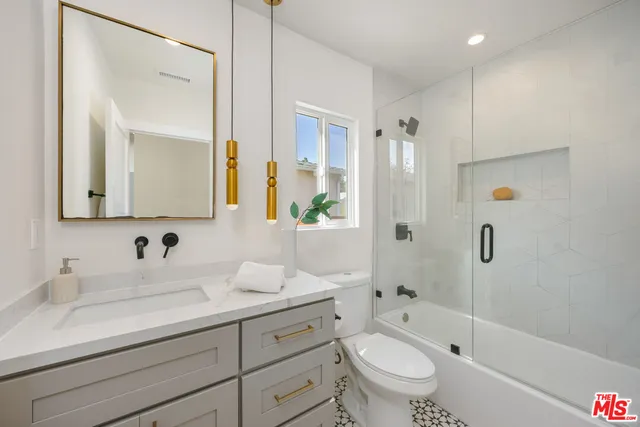 $1,799,000 | 3953 South Victoria Avenue, Los Angeles, CA 90008