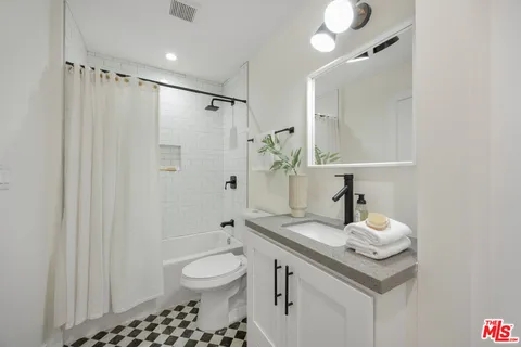 $1,799,000 | 3953 South Victoria Avenue, Los Angeles, CA 90008