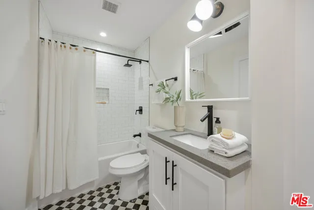 $1,799,000 | 3953 South Victoria Avenue, Los Angeles, CA 90008