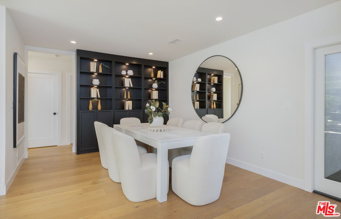 3953 South Victoria Avenue Los Angeles, CA 90008 - Photo 7 of 30