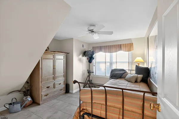 $1,275,000 | 217 North Argyle Avenue, Margate City, NJ 08402