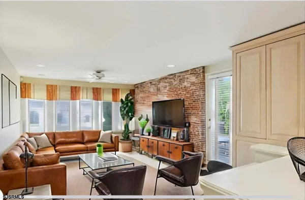 $1,275,000 | 217 North Argyle Avenue, Margate City, NJ 08402