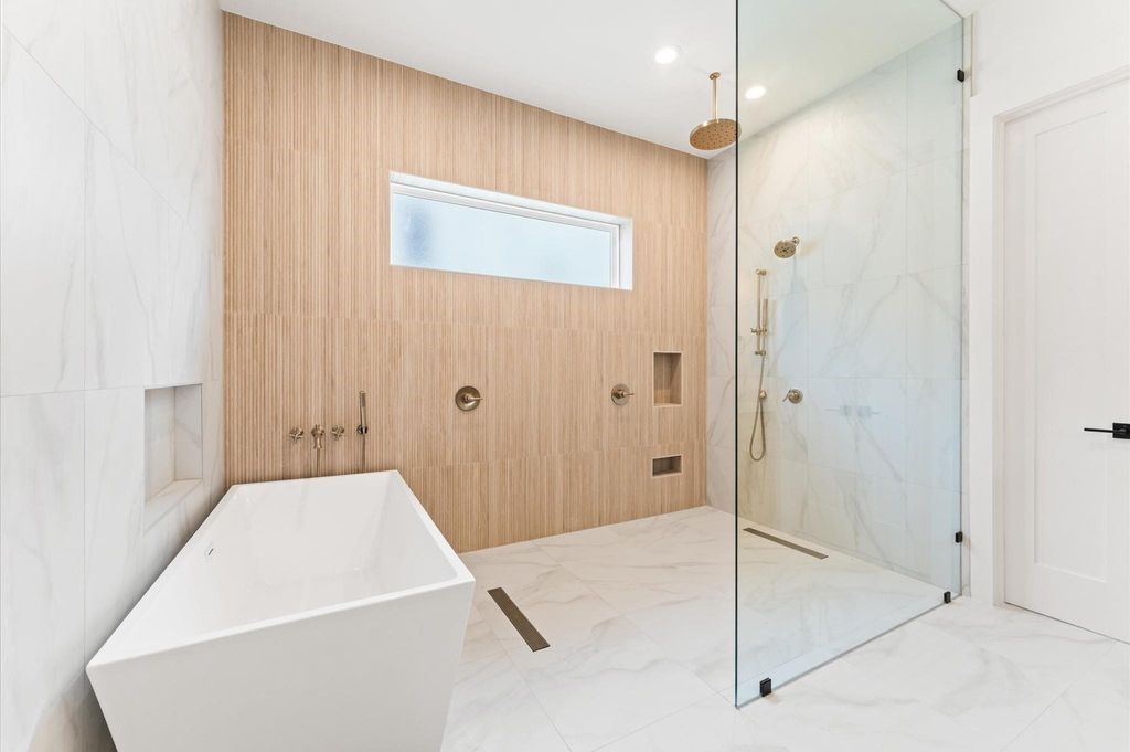 609 East 25th Street Houston, TX 77008 - Photo 15 of 42 Primary Bath (from previous development, selections may vary).