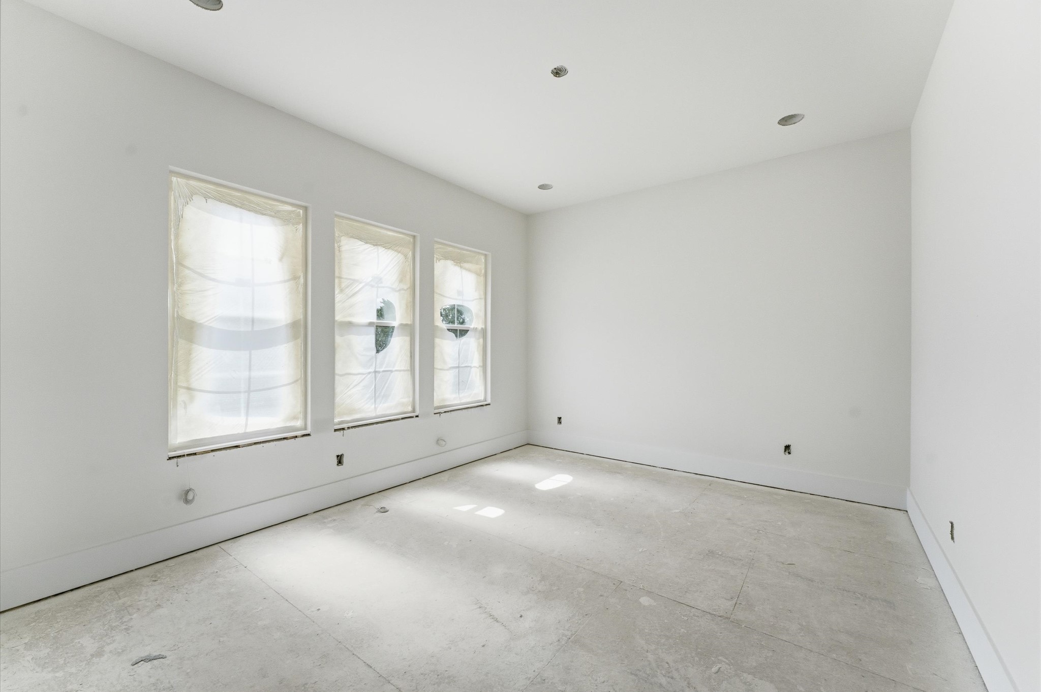 609 East 25th Street Houston, TX 77008 - Photo 22 of 42 Another upstairs bedroom.