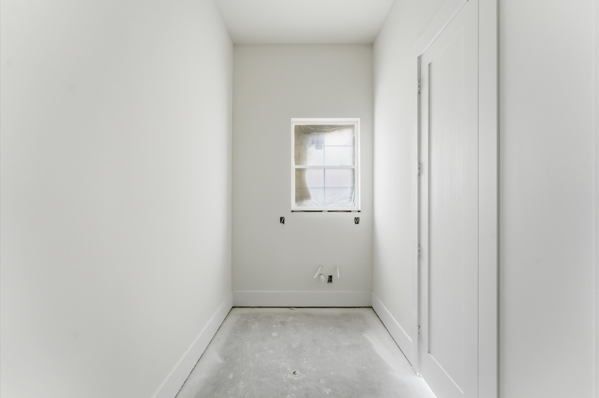 609 East 25th Street Houston, TX 77008 - Photo 30 of 42 First floor Powder Bathroom