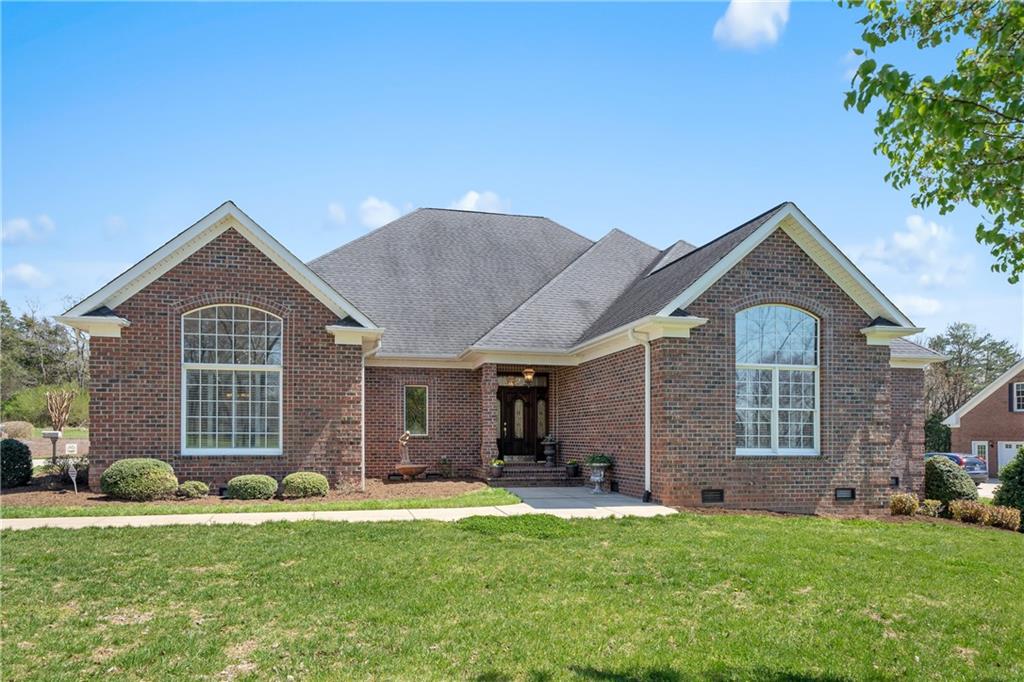 1176 James Farm Road Hickory, NC 28602 - Photo 2 of 46 Gallery Image 2