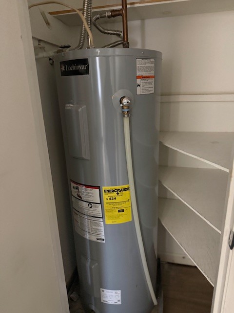 1533 Old Lascassas Road Murfreesboro, TN 37130 - Photo 9 of 17 a view of walk in closet with empty racks