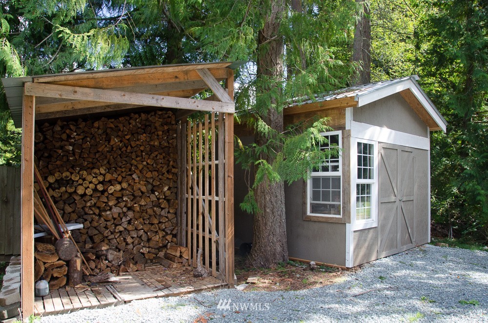 4074 Deer Lake Road Clinton, WA 98236 - Photo 2 of 21 Gallery Image 2