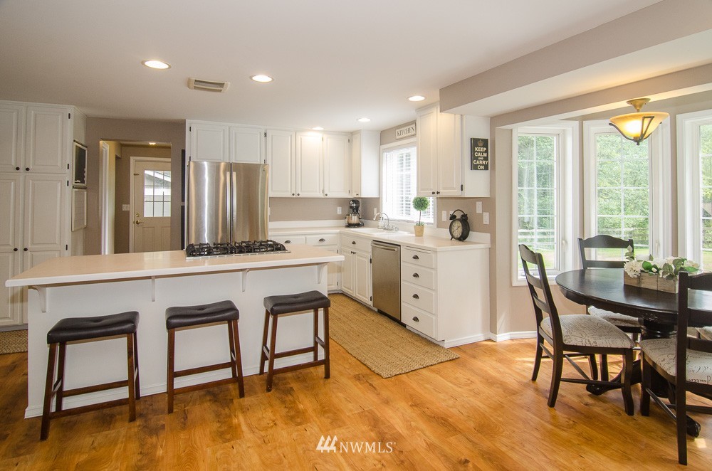 4074 Deer Lake Road Clinton, WA 98236 - Photo 11 of 21 Gallery Image 11
