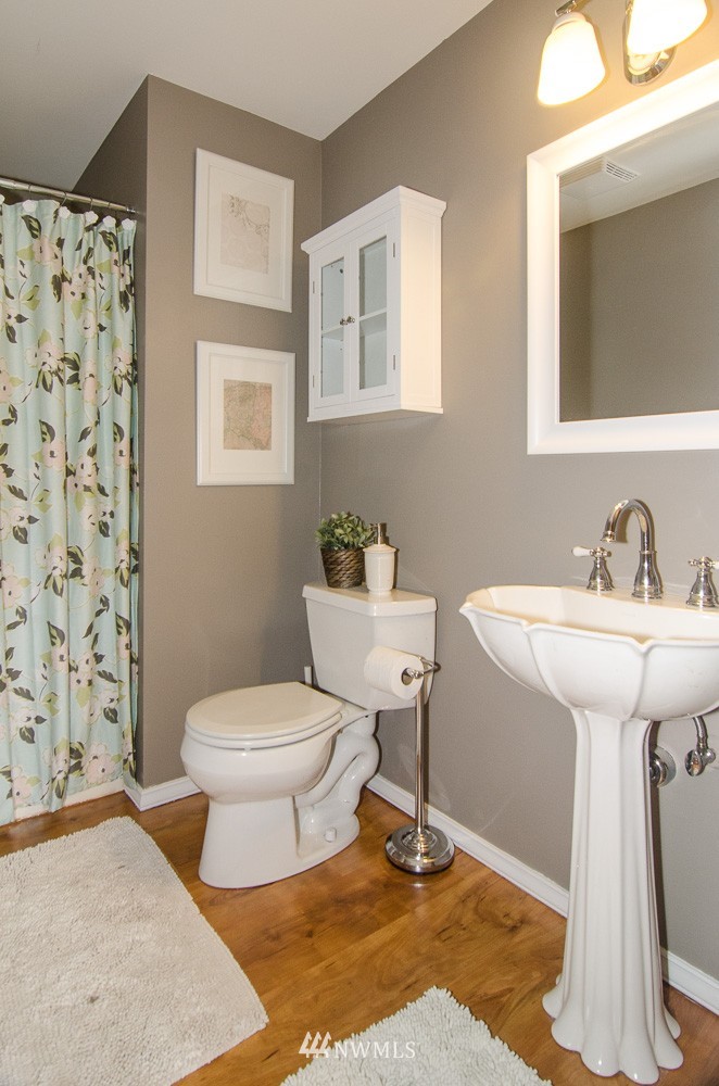 4074 Deer Lake Road Clinton, WA 98236 - Photo 13 of 21 Gallery Image 13