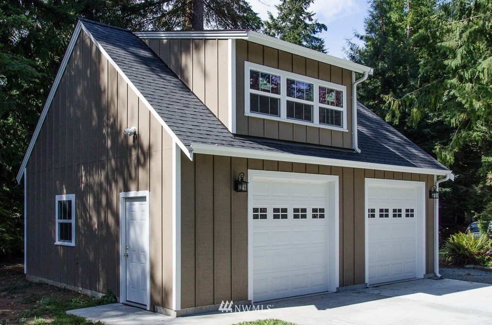 4074 Deer Lake Road Clinton, WA 98236 - Photo 4 of 21 Gallery Image 4