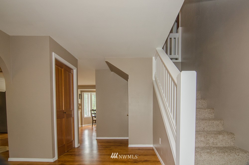 4074 Deer Lake Road Clinton, WA 98236 - Photo 7 of 21 Gallery Image 7
