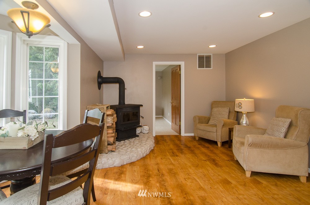 4074 Deer Lake Road Clinton, WA 98236 - Photo 8 of 21 Gallery Image 8