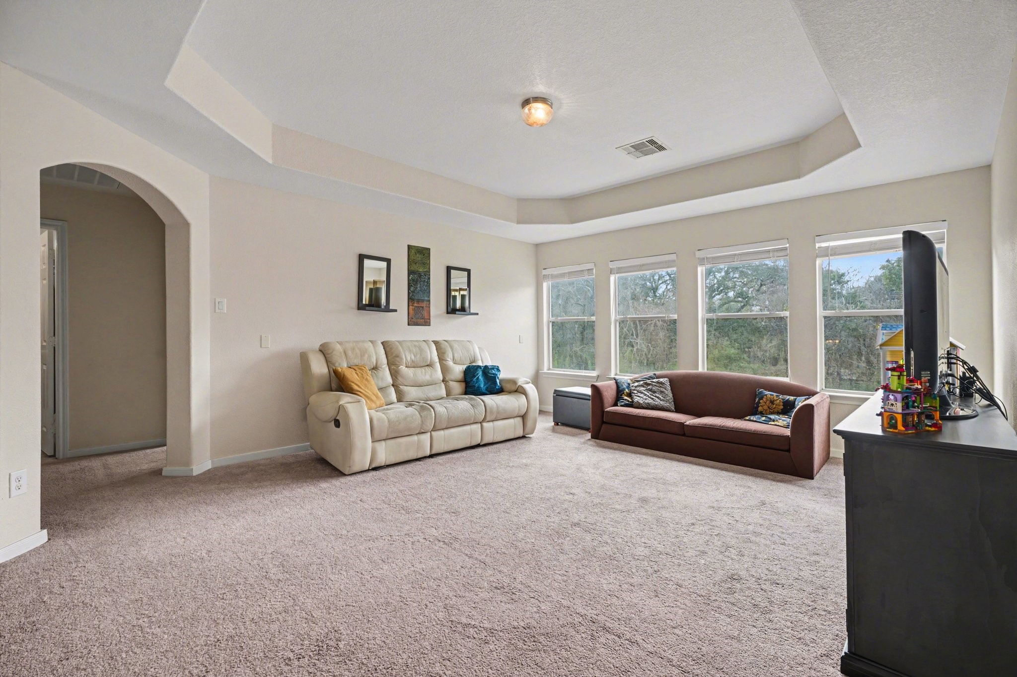 806 Dawn Ridge Way Seabrook, TX 77586 - Photo 22 of 39 HUGE GAMEROOM WITH COFFERED CEILINGS.